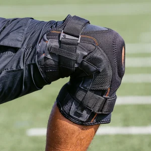 SD22_875-Knee-Brace--Lifestyle-Images_4_2000x